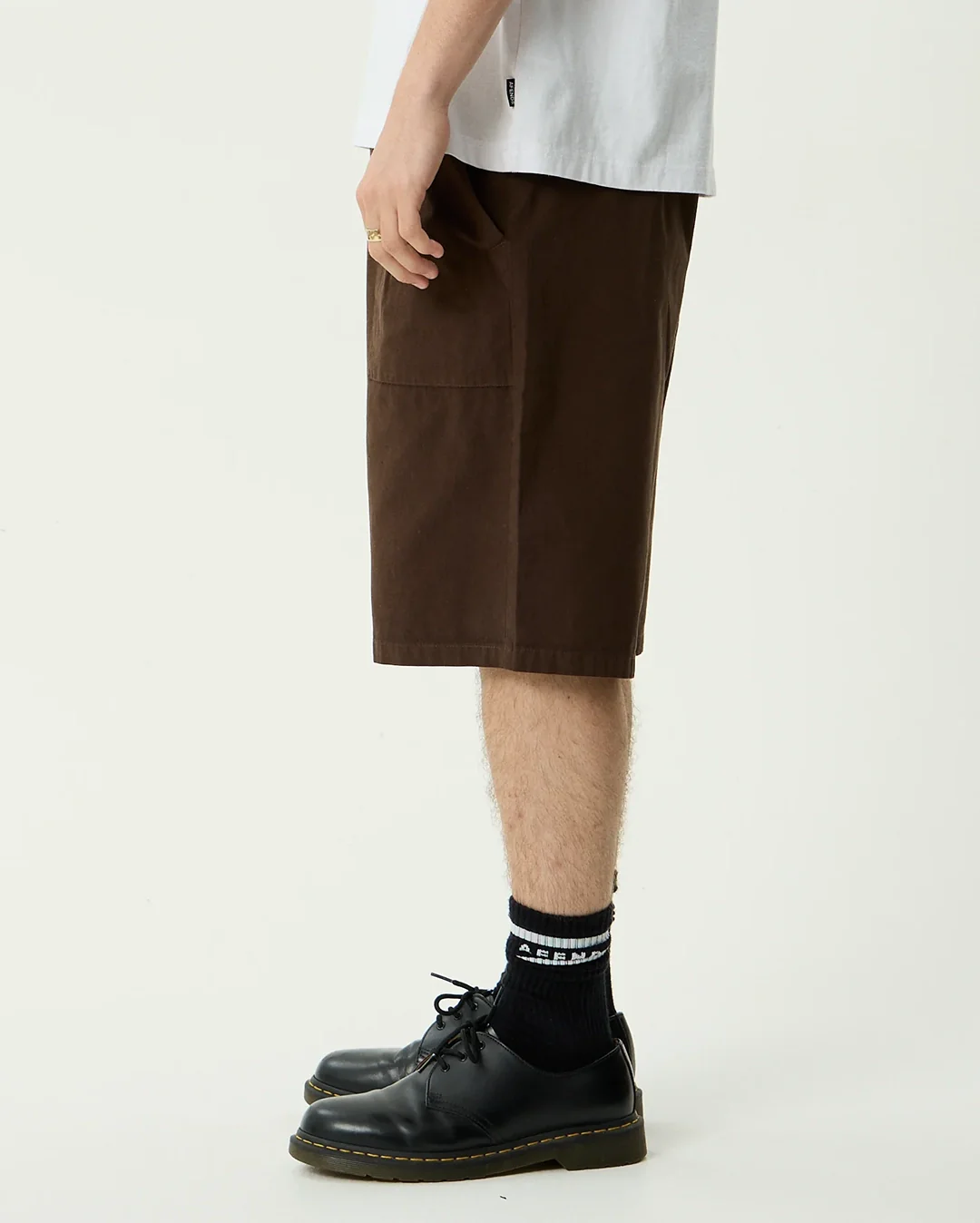 Glider 22" Pleated Shorts - Coffee - Image 4