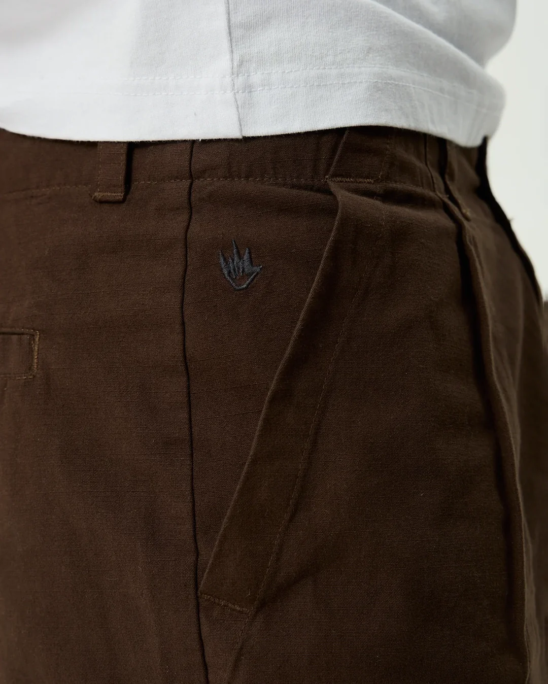Glider 22" Pleated Shorts - Coffee - Image 6