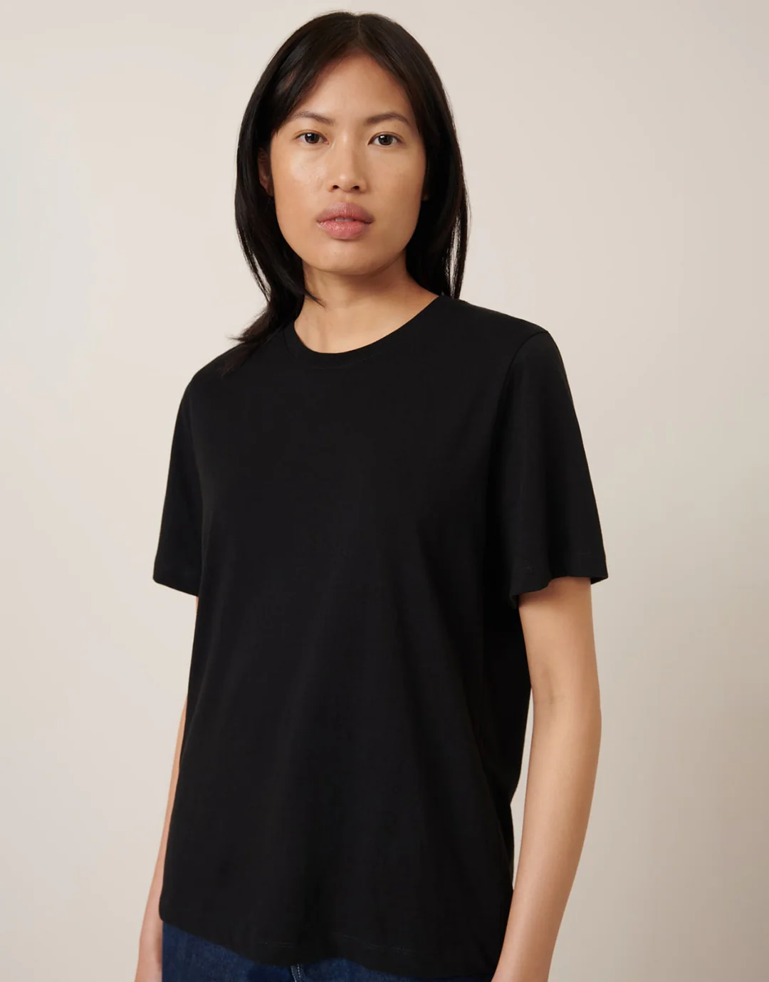 Classic T-Shirt - Black - Image 5