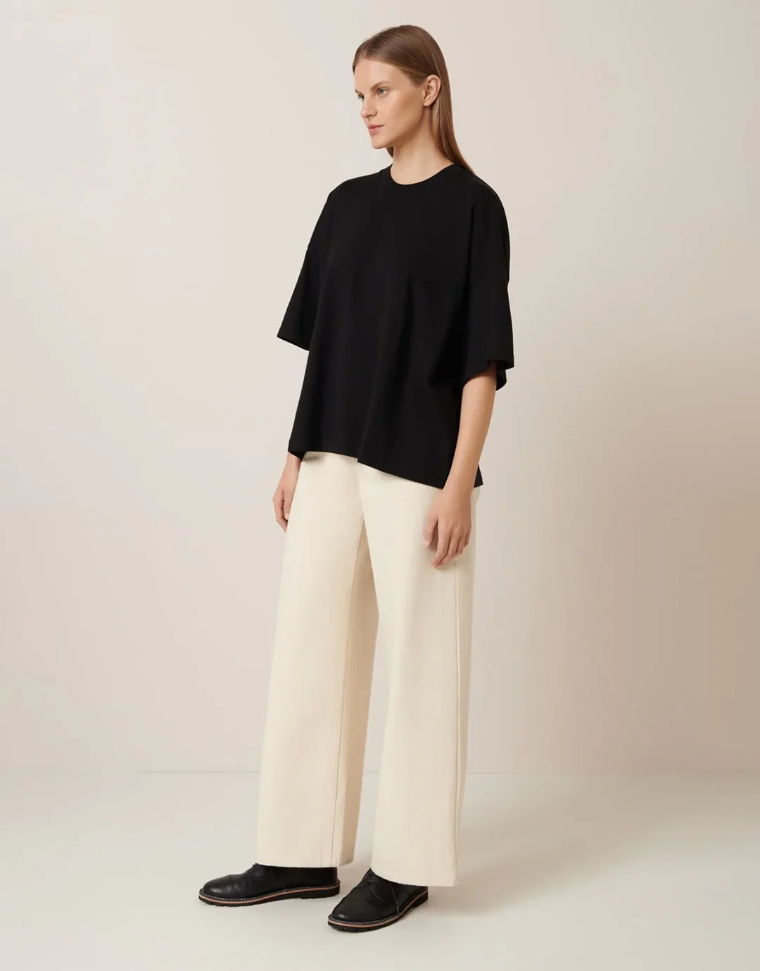 Oversized Boxy T-Shirt - Black - Image 3