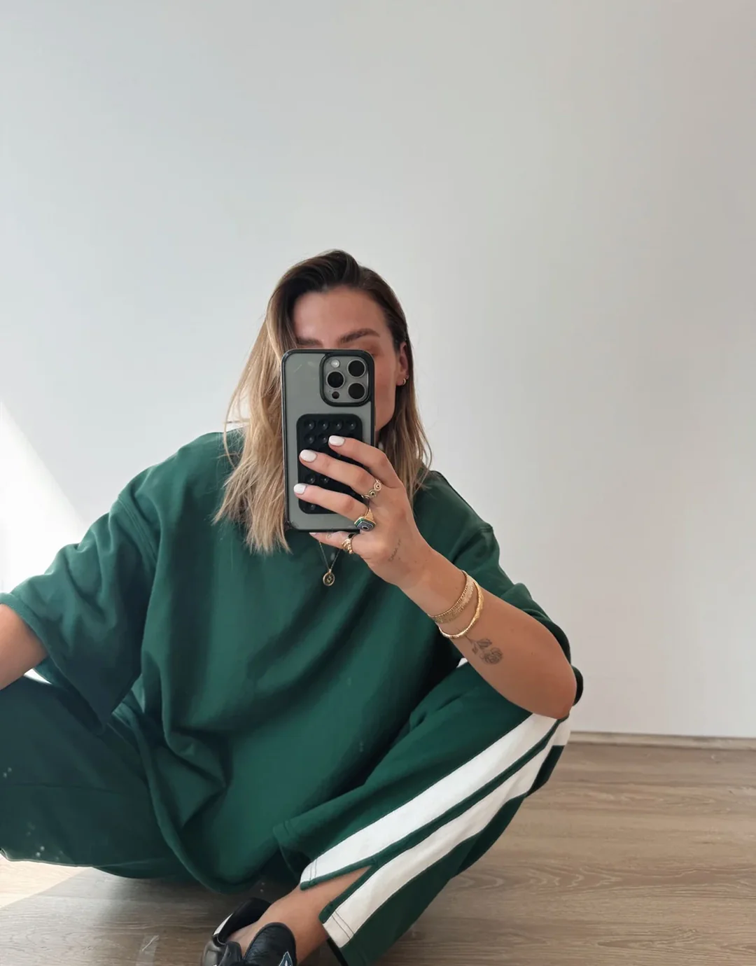 The Mason Tee - Forest Green - Image 2