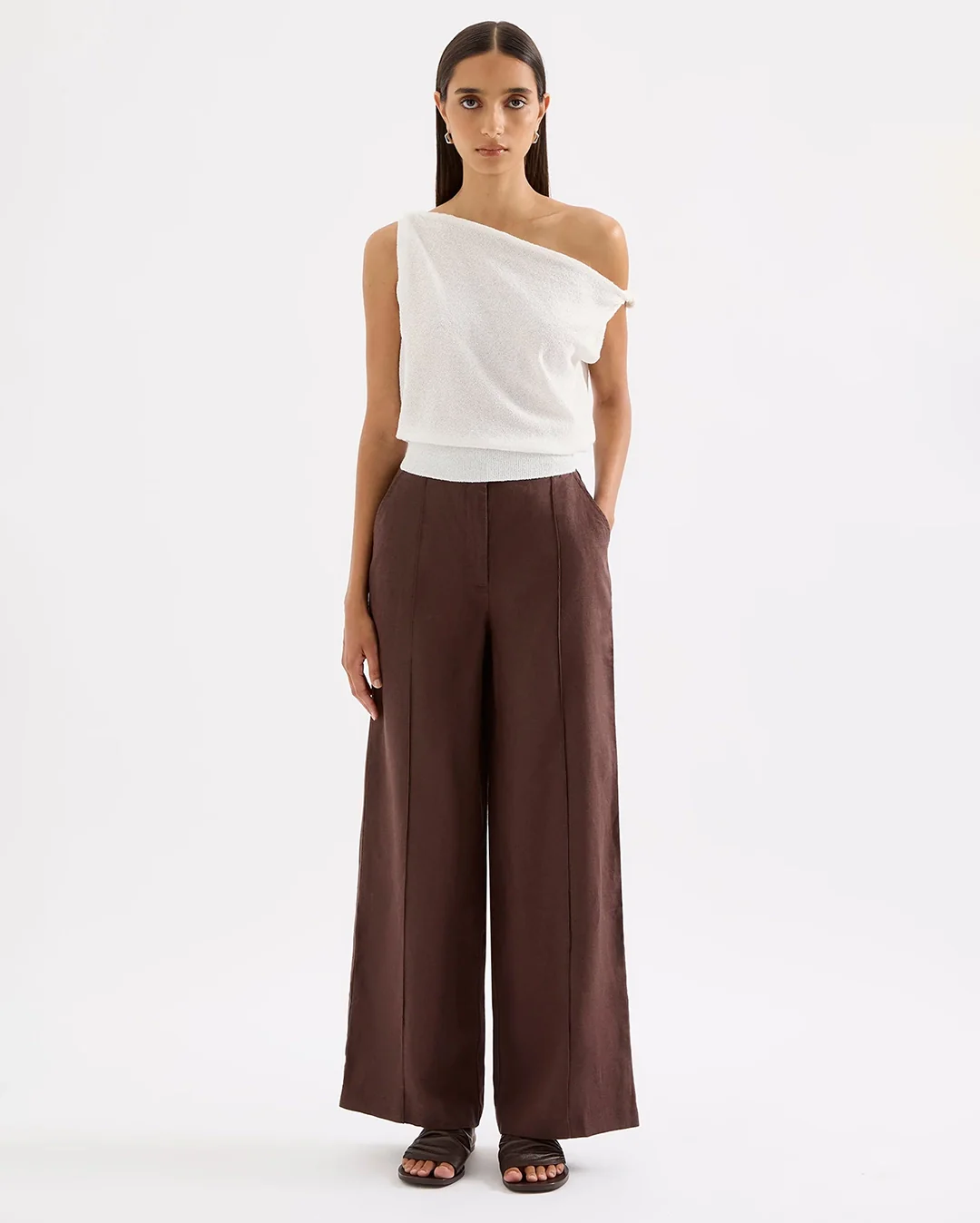Theo Linen Pant - Chocolate - Image 3