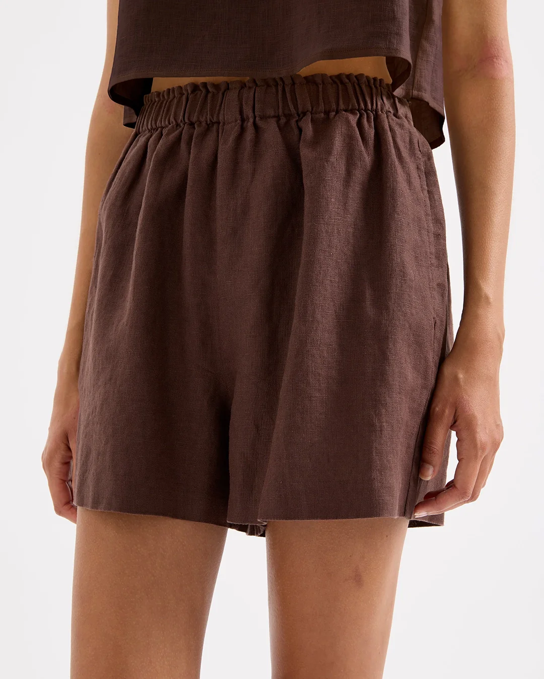 Theo Linen Short - Chocolate - Image 3