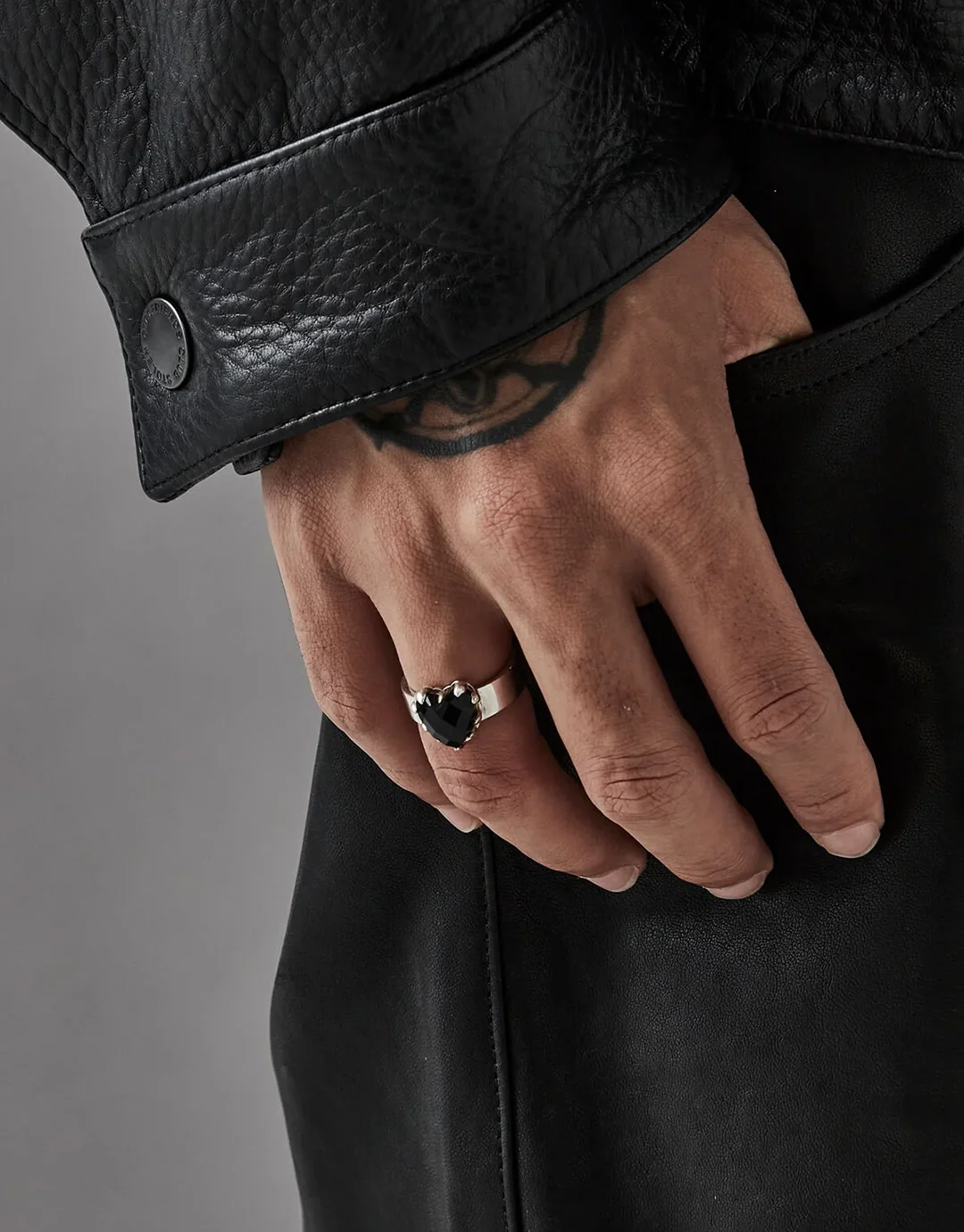 Love Claw Ring - Silver / Onyx - Image 2
