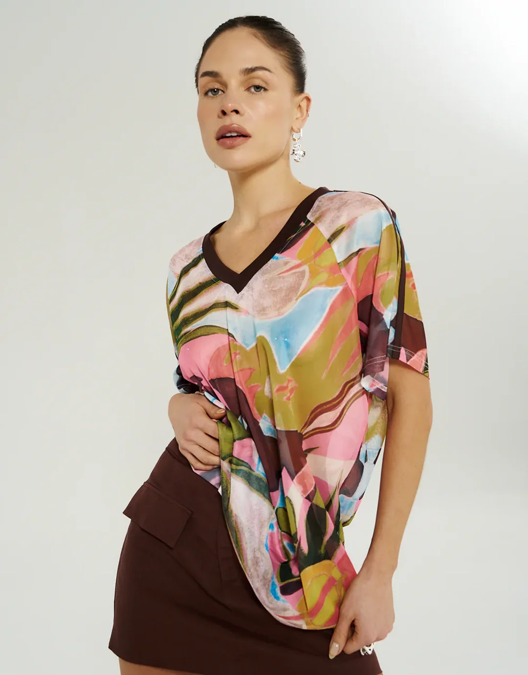 V Neck Mesh Tee - Wonderland - Image 2