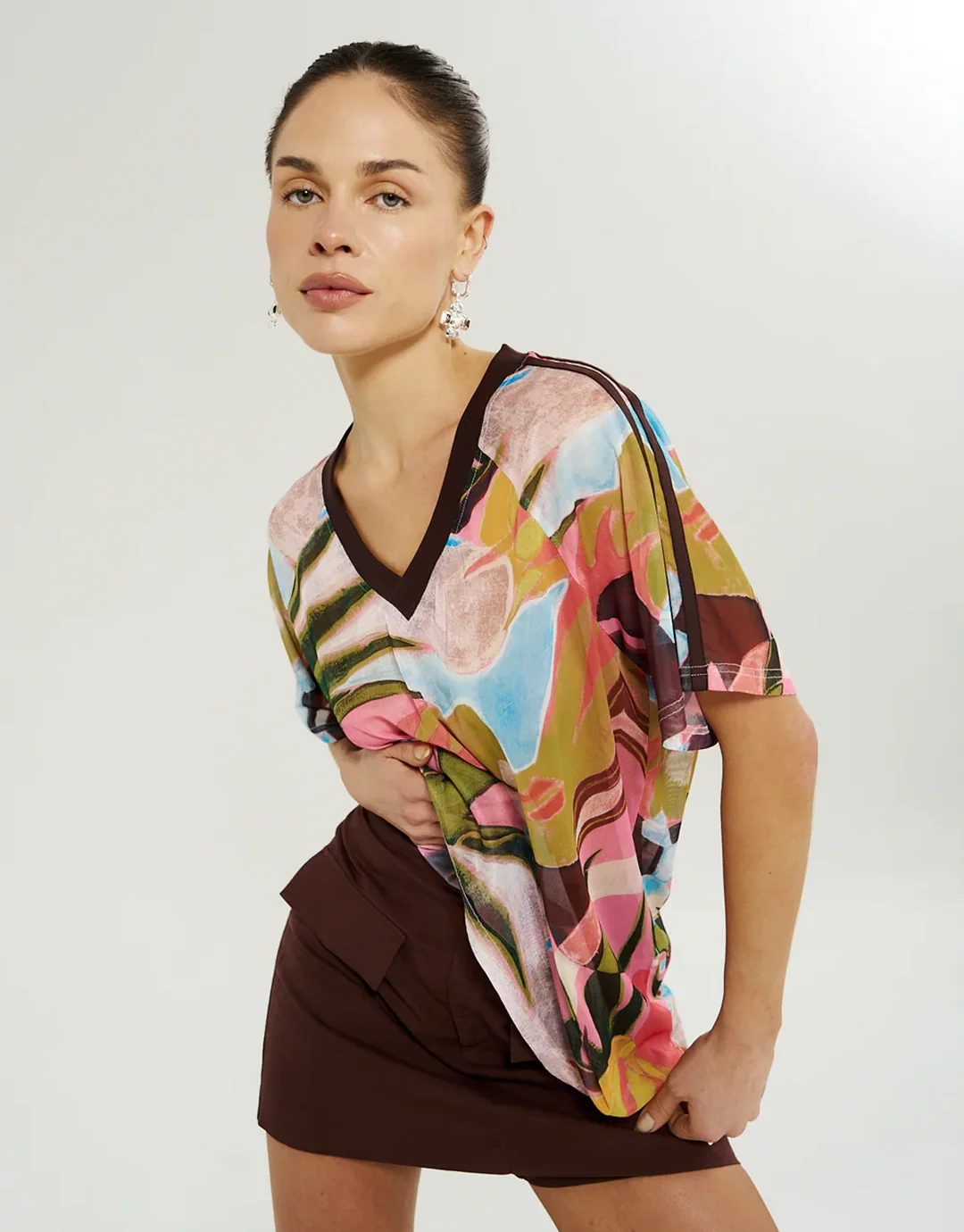 V Neck Mesh Tee - Wonderland - Image 5